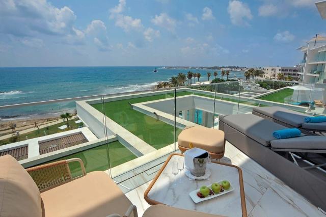 Honeymoon Suite Sea View