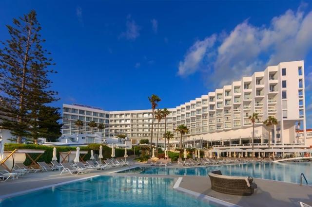 Leonardo Plaza Cypria Maris Beach Hotel & Spa
