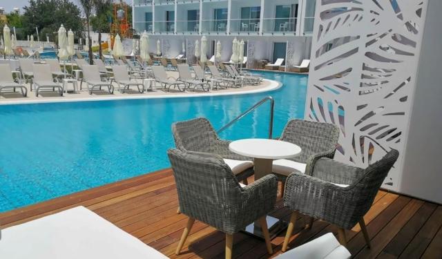Junior Suite Swim Up