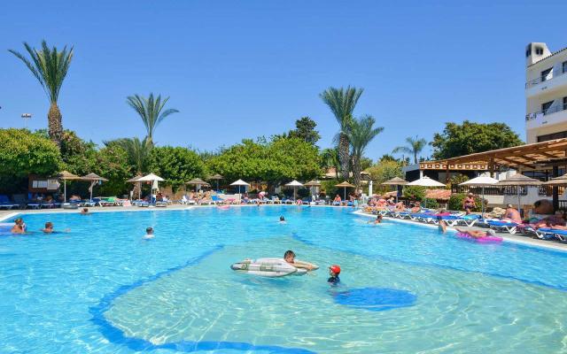 Leptos Paphos Gardens & Apartaments