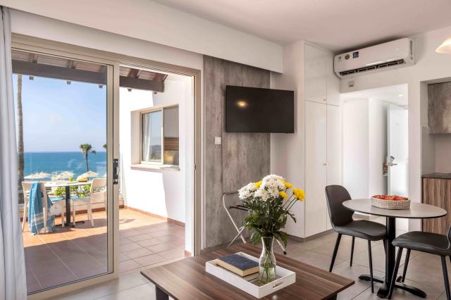 One Bedroom Apartment Side Sea View