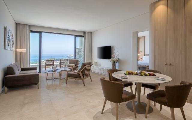 Cap One Bedroom Suite