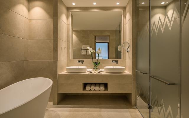 Residence One Bedroom Suite Sea View with private pool