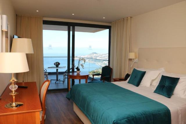Double Room Bay View