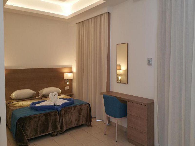 Studio Suite Inland View