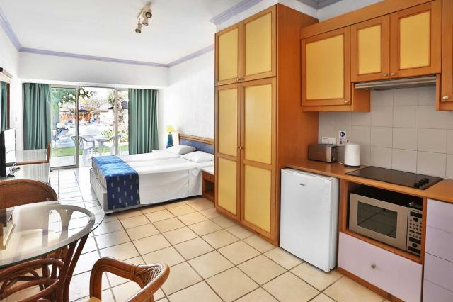 Studio Apartment Inland View