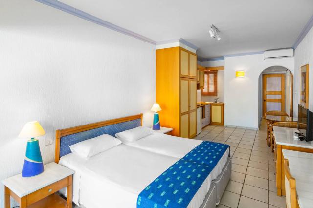 Studio Apartment Inland View