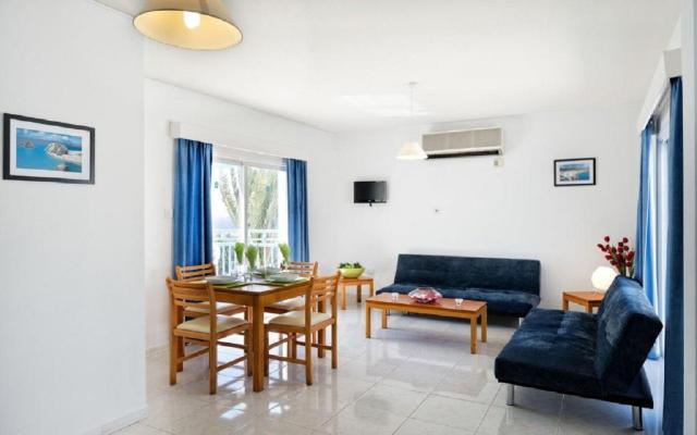 One Bedroom Apartment Inland View
