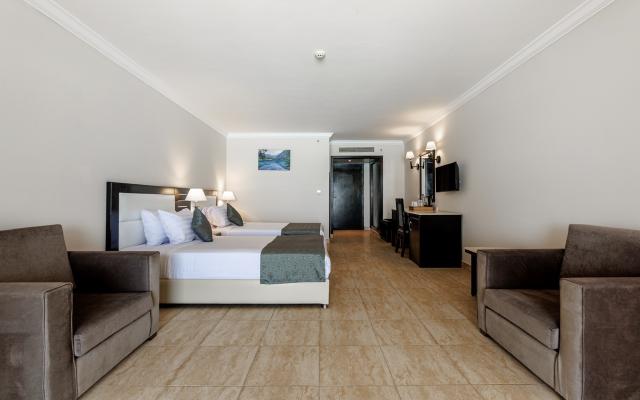Deluxe Sea View Room