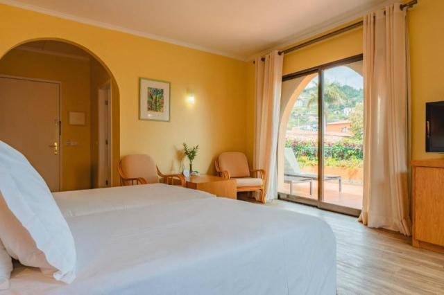 Double Twin Room Garden View