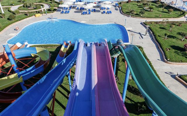 Sunrise Solara Aqua Park