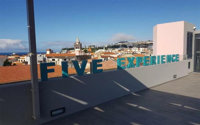 Five Design Rooftop by Storytellers