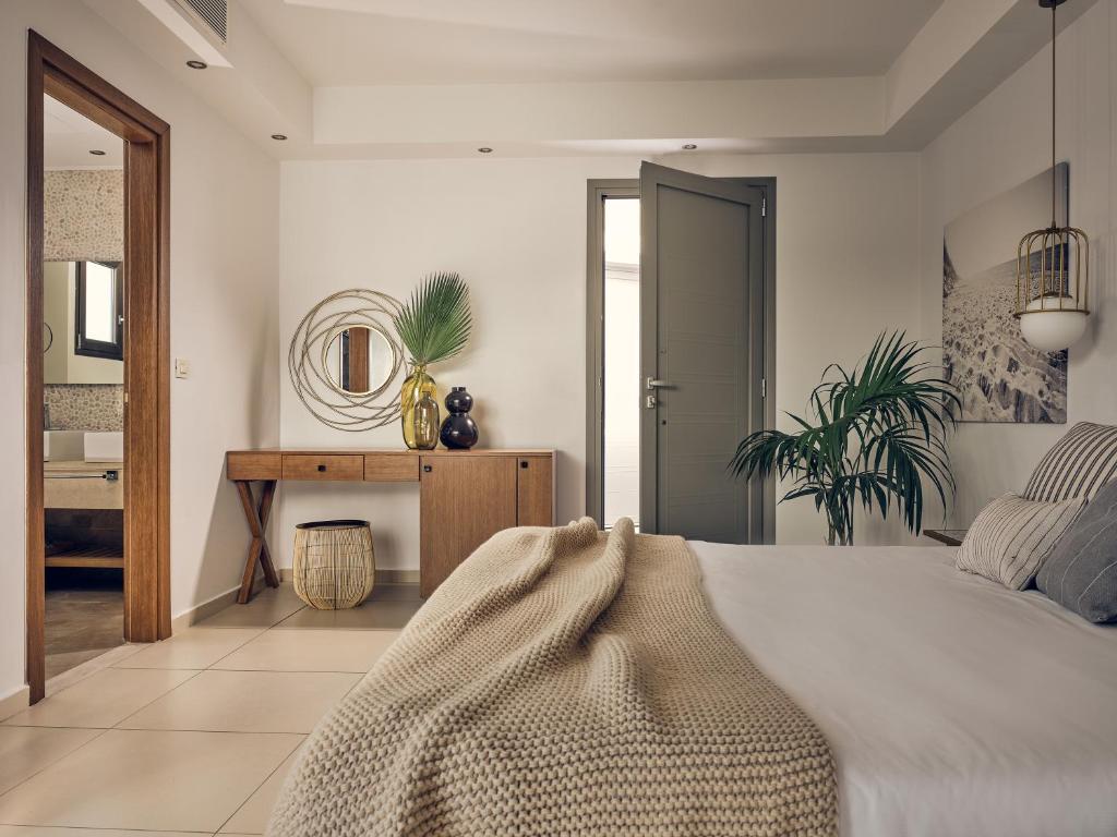 Room Superior Sharing Pool Garden View