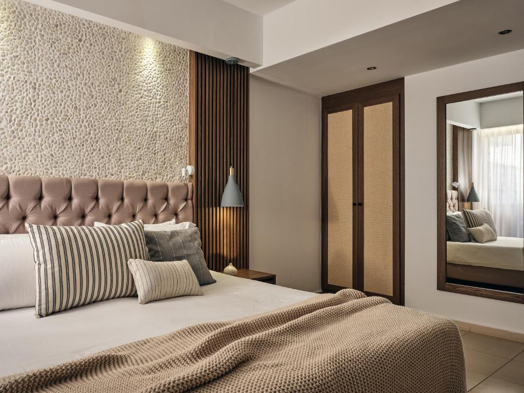 Family Suite Private Pool Sea View