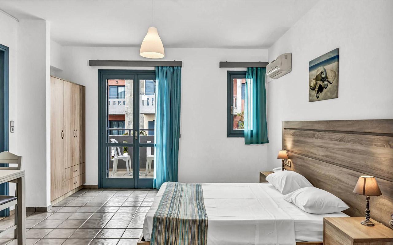 Double Room Pool Front A/C