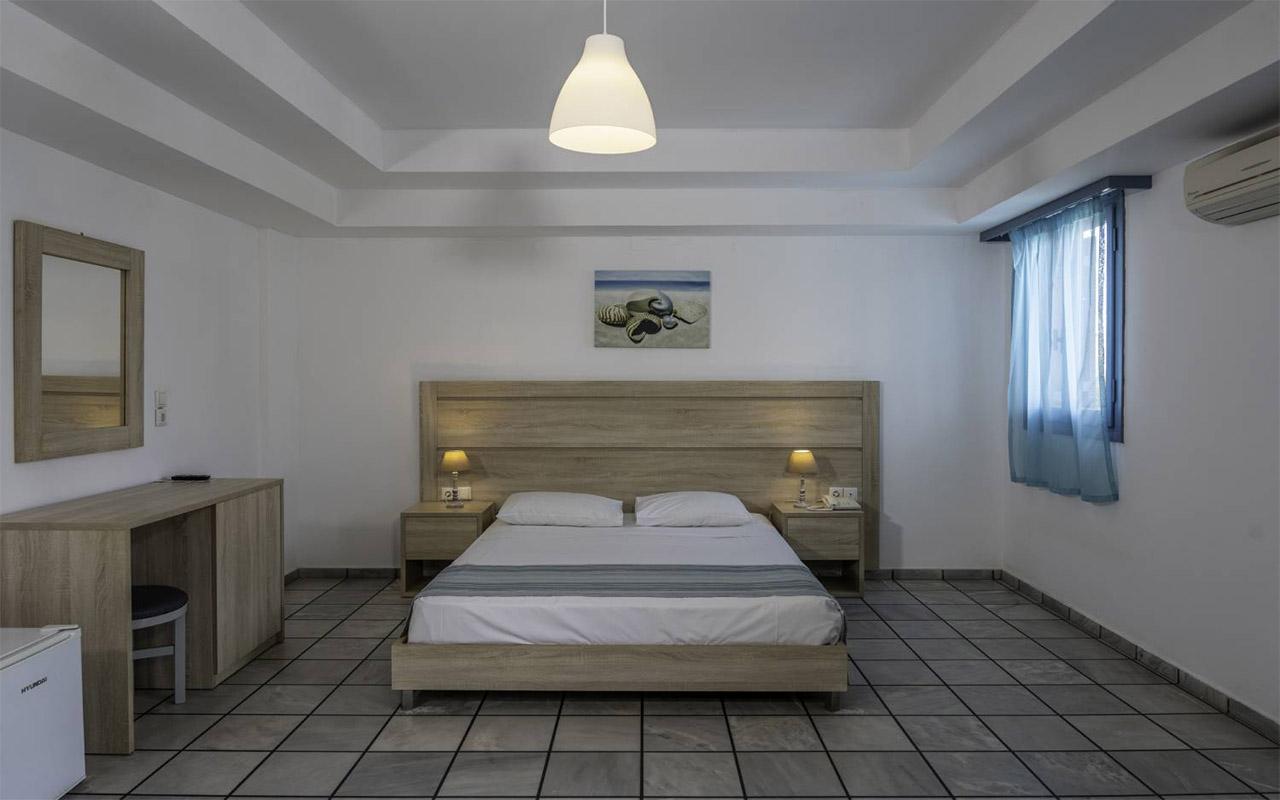 Double Room Pool Front A/C