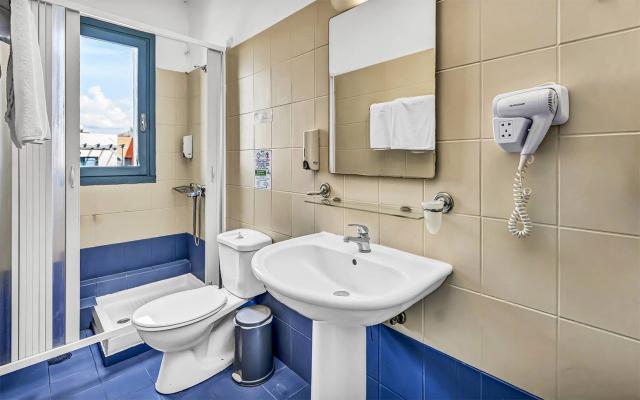 Double Room Pool Front A/C