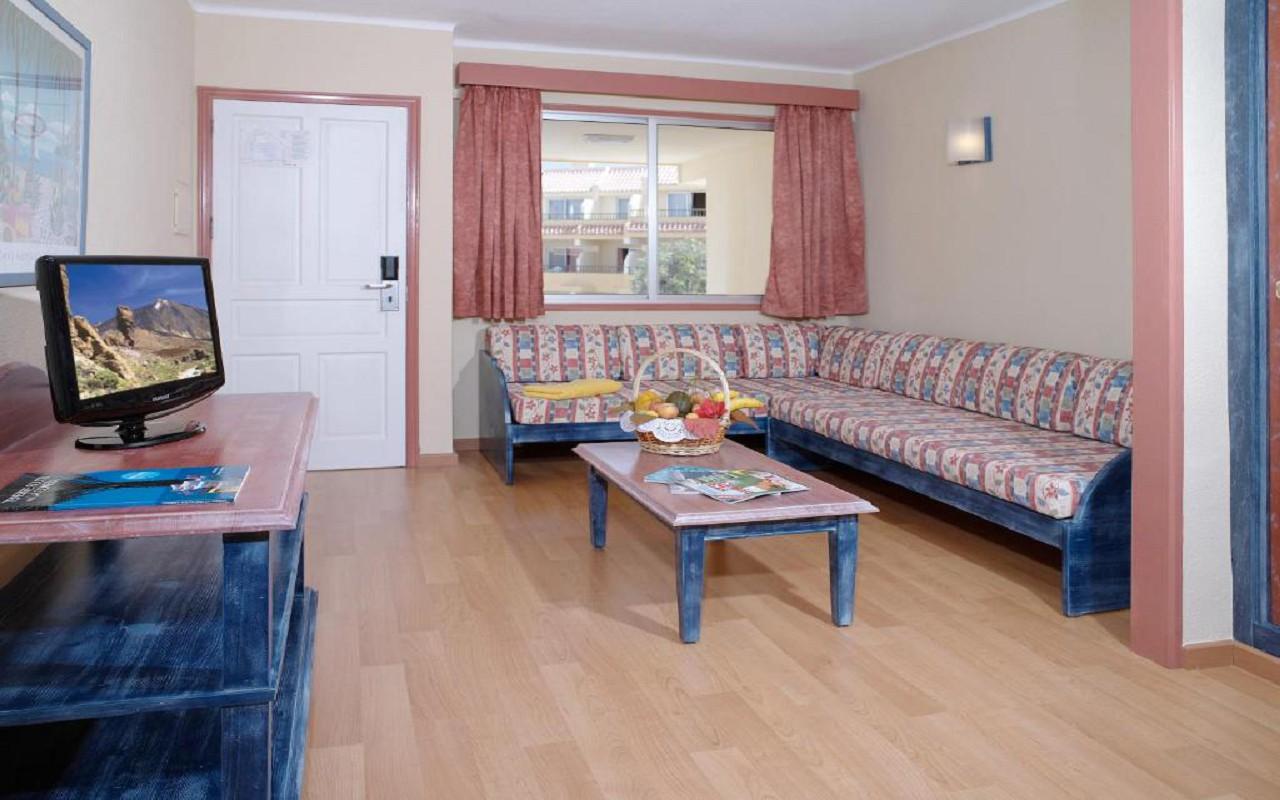 1 ROOM APARTMENT Balcony or Terrace, Superior