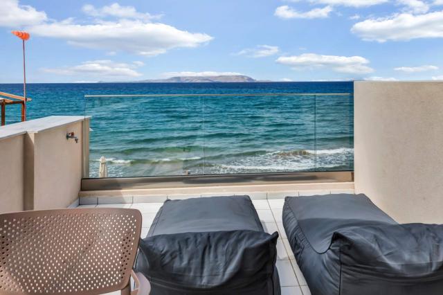 Junior Suite 1 Bedroom & living Room Sea View 2-4 Pax A/C