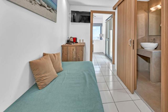 Junior Suite 1 Bedroom & living Room Sea View 2-3 Pax A/C