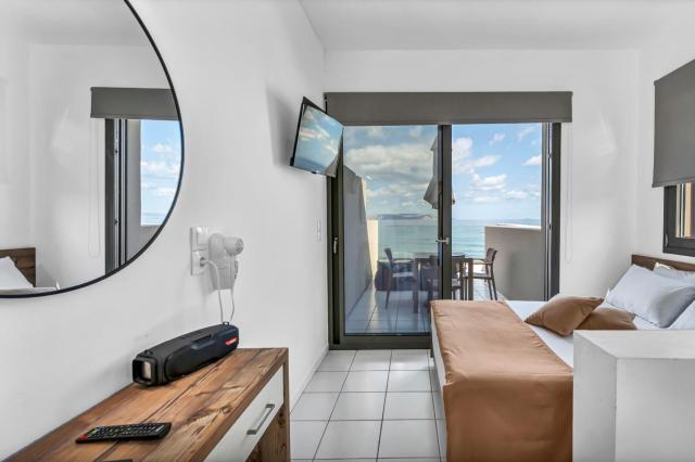 Junior Suite 1 Bedroom & living Room Sea View 2-3 Pax A/C