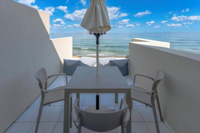 Junior Suite 1 Bedroom & living Room Sea View 2-3 Pax A/C