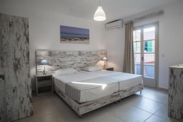 Junior Suite Bedroom & Living Room for 4 Persons A/C