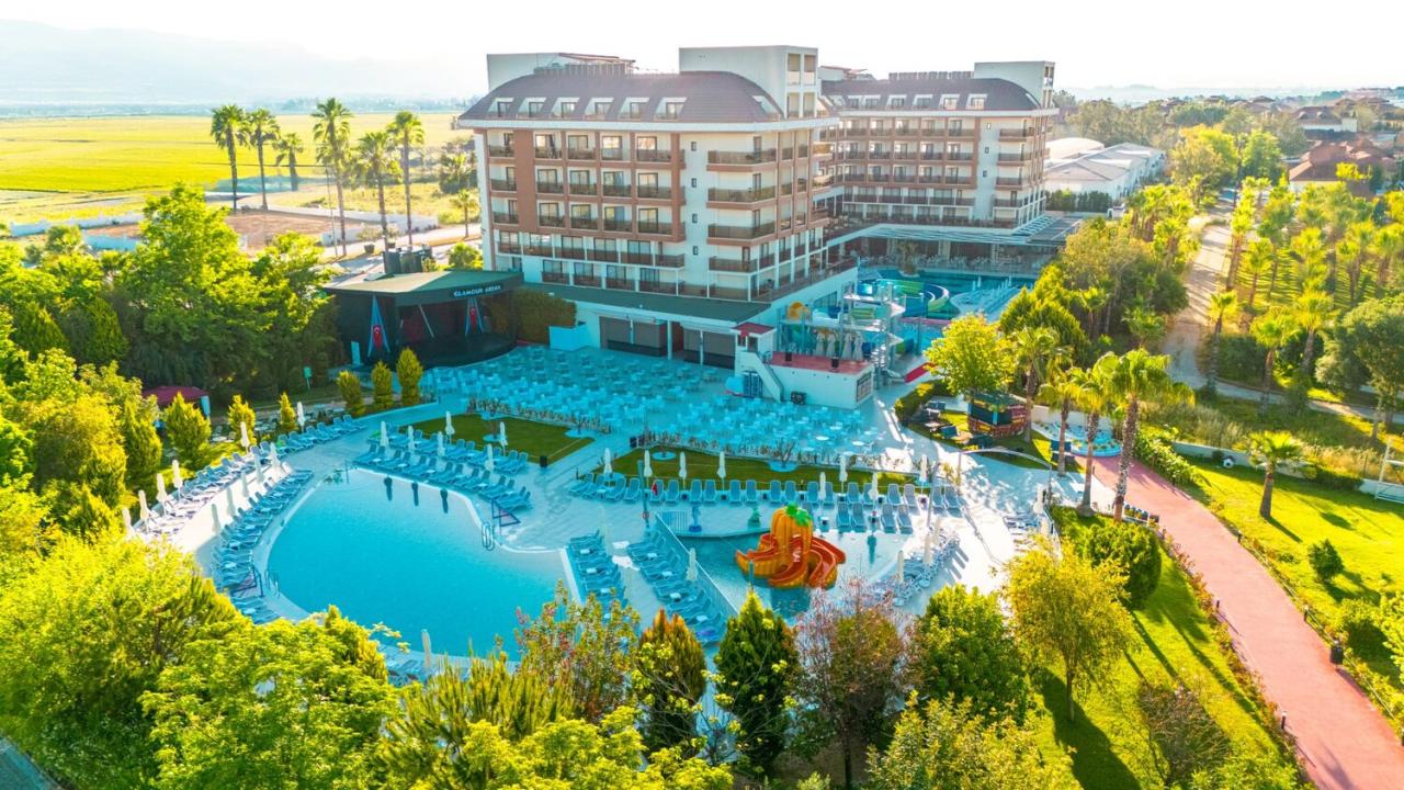 Glamour Resort & Spa