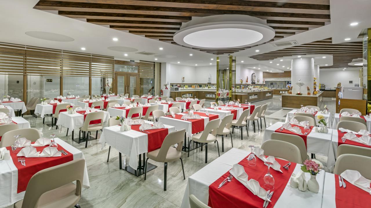 Glamour Resort & Spa