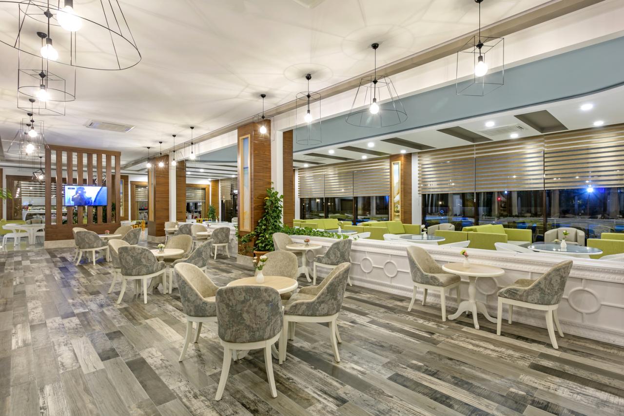 Glamour Resort & Spa