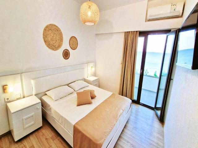 Junior Suite Sea View bedroom & living room 44sqm