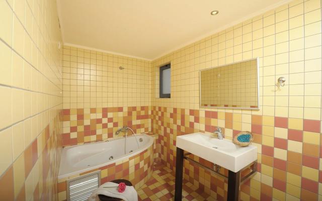 One Bedroom Apartment