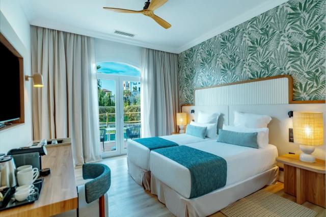 Double Preferred Club Pool Access