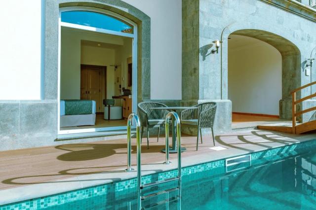 Double Preferred Club Pool Access