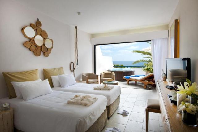 Superior Twin Room Sea View with Outdoor Whirlpool