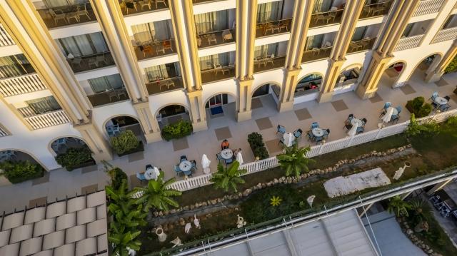 Jadore Deluxe Hotel & Spa