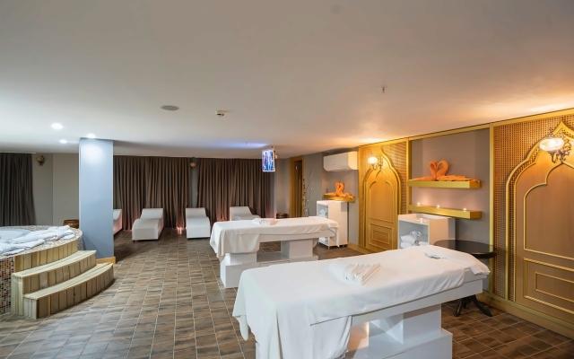 Jadore Deluxe Hotel & Spa