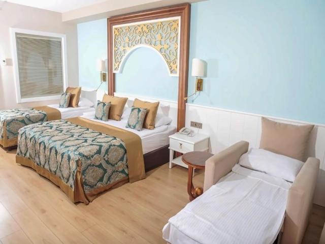 Family 2 Room Roh