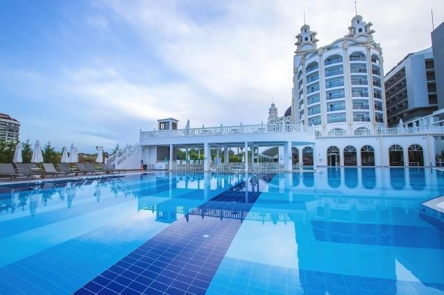 Jadore Deluxe Hotel & Spa