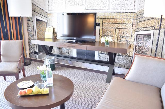 Junior Suite Sea And Pool View