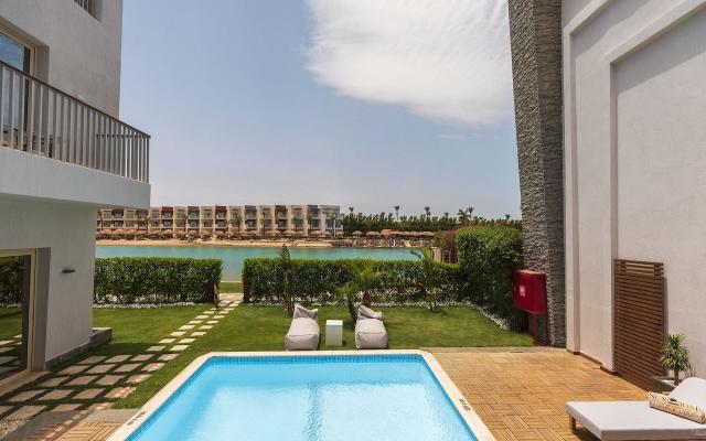 Pool Suite