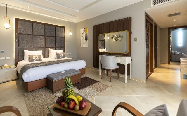 Pool Suite