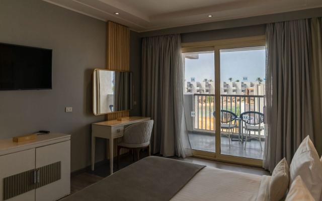 Executive Jacuzzi Suite