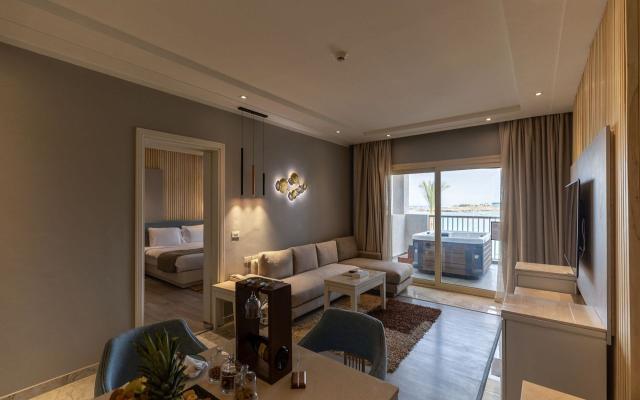 Crystal Jacuzzi Suite