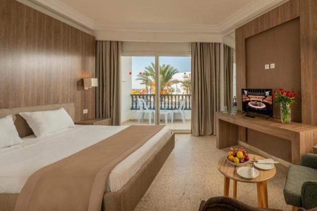 Standard Room Sea & Pool View