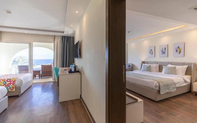 Family Jacuzzi Suite Partial SV