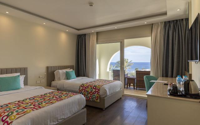 Family Jacuzzi Suite Partial SV