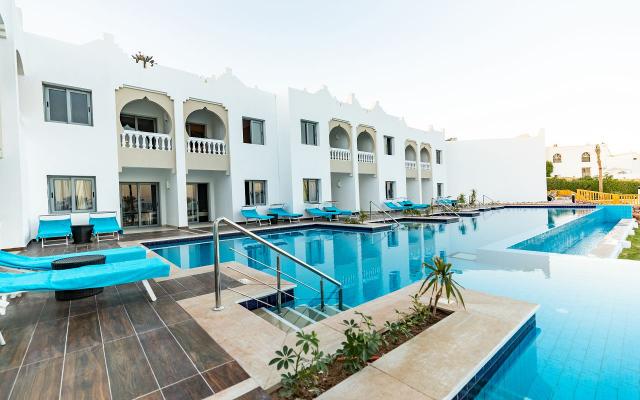 Delxue Swim Up