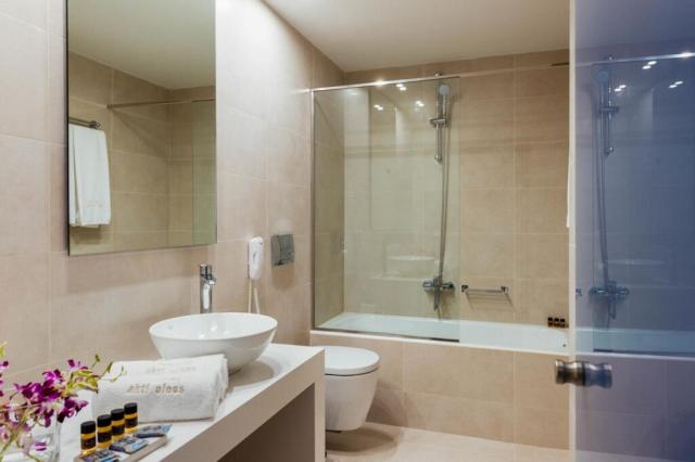 Superior Grove Room