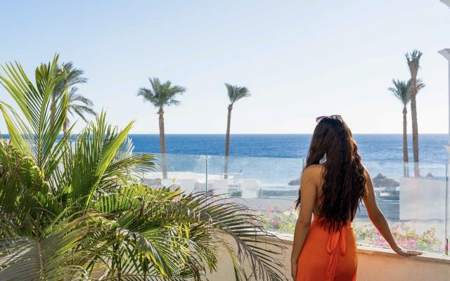 Standard Suite Garden or Partial Sea View